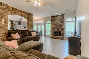 2206 S Branch Dr, Arlington, TX 76001 - Photo 10