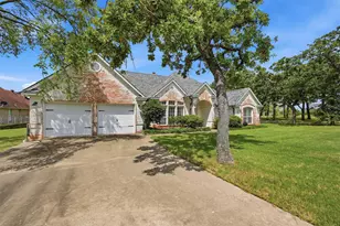 102 Mohawk Cove, Lake Kiowa, TX 76240 - Photo 6