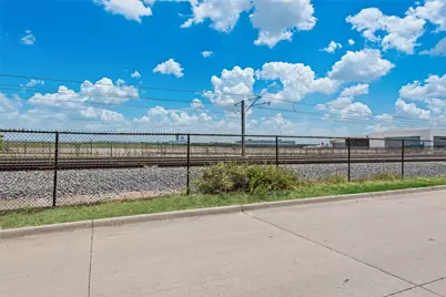 2630 Langdon Avenue, Dallas, TX 75235 - Photo 32