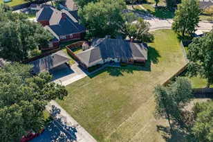 1506 Williamsburg Ct, Ennis, TX 75119 - Photo 30