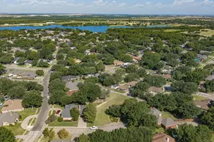 1506 Williamsburg Ct, Ennis, TX 75119 - Photo 38