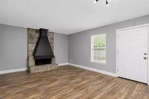 6321 Walraven Cir, Fort Worth, TX 76133 - Photo 4