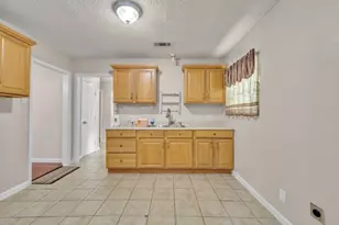1005 W Clarence Street W, Fort Worth, TX 76117 - Photo 10