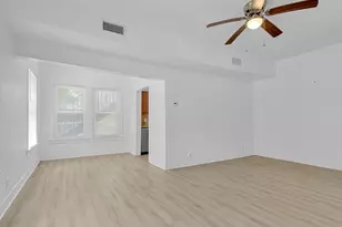 831 W Houston St, Tyler, TX 75702 - Photo 10