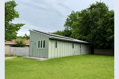 1109 N Brents Avenue, Sherman, TX 75090 - Photo 2