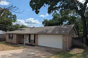 1820 Warren Ln, Fort Worth, TX 76112 - Photo 2