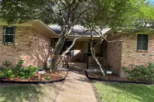 7476 Walling Ln, Dallas, TX 75231 - Photo 2