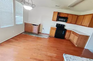 2123 W Grove Ln, Grand Prairie, TX 75052 - Photo 2