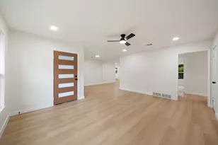 2805 Sarah Jane Ln, Fort Worth, TX 76119 - Photo 8