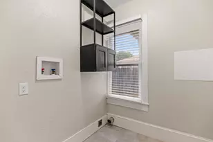 515 W 6th St, McGregor, TX 76657 - Photo 14