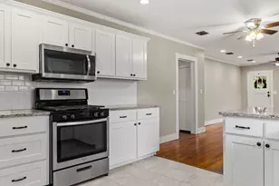 515 W 6th St, McGregor, TX 76657 - Photo 8