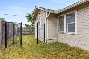 515 W 6th St, McGregor, TX 76657 - Photo 22