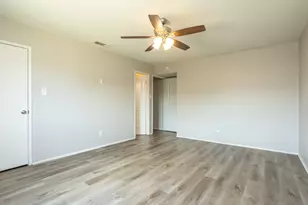 649 Eagle Dr, DeSoto, TX 75115 - Photo 14