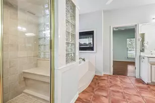 824 Havenwood Ln S, Fort Worth, TX 76112 - Photo 18