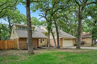 4715 Burning Springs Drive, Arlington, TX 76017 - Photo 2