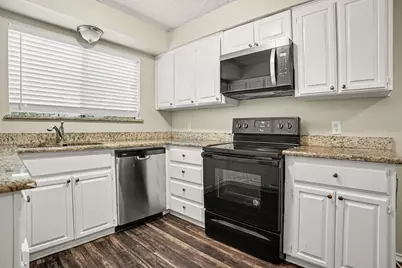 4715 Burning Springs Drive, Arlington, TX 76017 - Photo 8