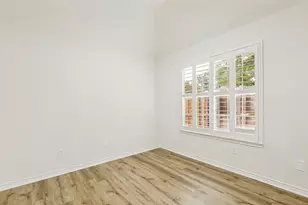 301 Old York Rd, Irving, TX 75063 - Photo 20