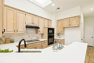 301 Old York Rd, Irving, TX 75063 - Photo 14