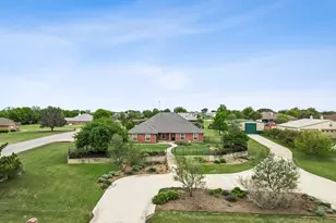 1901 Saw Tooth Ct, Haslet, TX 76052 - Photo 2