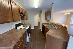 3316 Knoll Tr, Balch Springs, TX 75180 - Photo 4