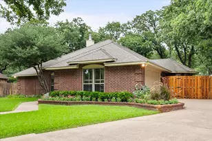 2403 Oak Shadow Ct, Arlington, TX 76017 - Photo 2