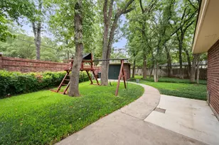 2403 Oak Shadow Ct, Arlington, TX 76017 - Photo 32