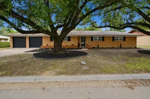 1389 N Wildwood Dr, Stephenville, TX 76401 - Photo 1