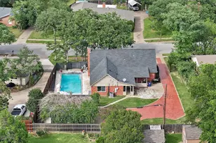 1710 Hilltop Ln, Pantego, TX 76013 - Photo 10