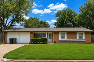 217 Turtle Creek Dr, Arlington, TX 76010 - Photo 1