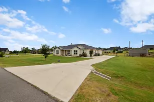 170 Spring Creek Cir, Paradise, TX 76073 - Photo 2