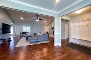 112 Overcrest Dr, Benbrook, TX 76126 - Photo 8