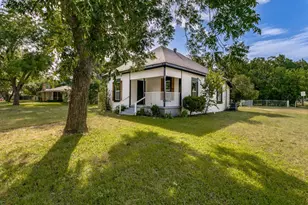 800 Euclid St, Cleburne, TX 76033 - Photo 1