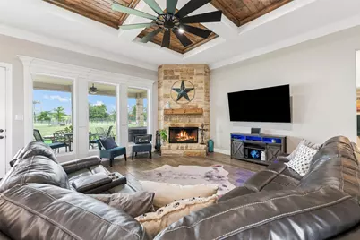 140 Clayton Crossing, Springtown, TX 76082 - Photo 4