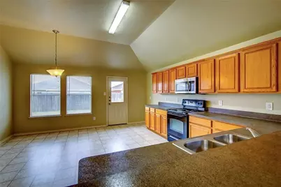 8513 Prairie Wind Trail, Fort Worth, TX 76134 - Photo 6
