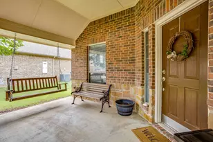 812 Valley Ridge Rd, Burleson, TX 76028 - Photo 4