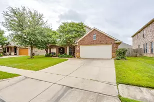 812 Valley Ridge Rd, Burleson, TX 76028 - Photo 2