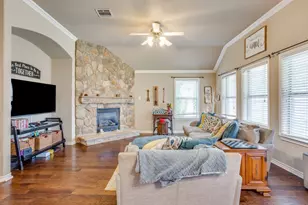 812 Valley Ridge Rd, Burleson, TX 76028 - Photo 10
