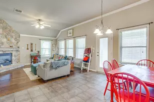 812 Valley Ridge Rd, Burleson, TX 76028 - Photo 14