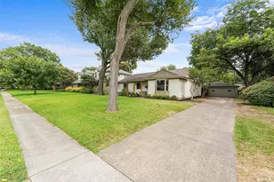 925 Fernwood Dr, Richardson, TX 75080 - Photo 2