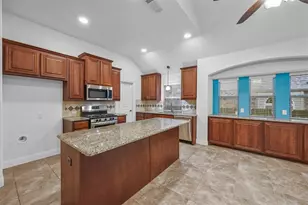 905 Foxtail Dr, Mansfield, TX 76063 - Photo 4