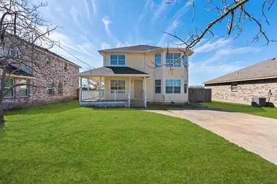 302 Runnells Street, Terrell, TX 75160 - Photo 1