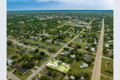 1006 N Live Oak Street, Breckenridge, TX 76424 - Photo 32