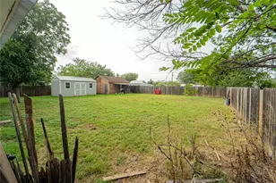 1006 N Live Oak St, Breckenridge, TX 76424 - Photo 28