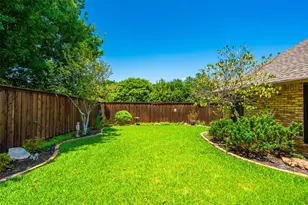 6633 Eton Ct, Benbrook, TX 76132 - Photo 32