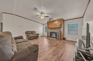 11625 Creekview Rd, Crowley, TX 76036 - Photo 4
