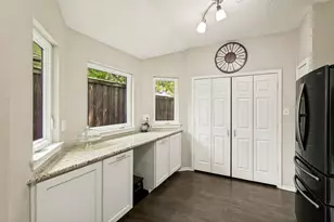 6816 Driffield Cir E, North Richland Hills, TX 76182 - Photo 10