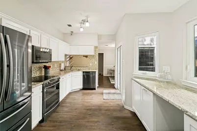 6816 Driffield Circle E, North Richland Hills, TX 76182 - Photo 12