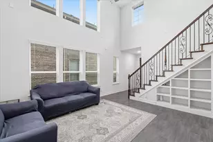 217 Jones St, Irving, TX 75063 - Photo 4
