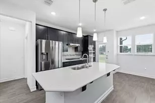 217 Jones St, Irving, TX 75063 - Photo 6