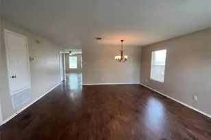 1420 Bumble Bee Dr, Lancaster, TX 75134 - Photo 2